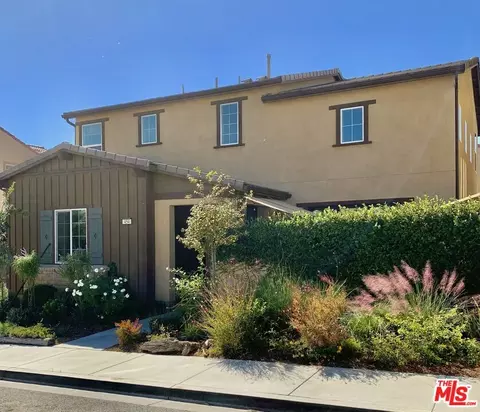 454 Tibbetts St, Santa Paula, CA 93060