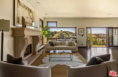 2125 Kew Dr, Los Angeles, CA 90046
