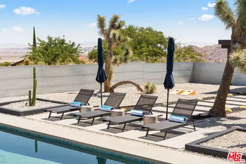 Exterior - 61118 Prescott Trl, Joshua Tree, CA 92252 photo 13 of 17