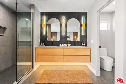 Bath - 61118 Prescott Trl, Joshua Tree, CA 92252 photo 6 of 7