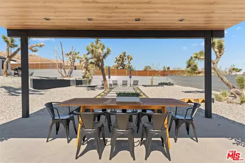 Exterior - 61118 Prescott Trl, Joshua Tree, CA 92252 photo 12 of 17