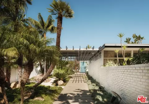 1911 La Mesa Dr, Santa Monica, CA 90402