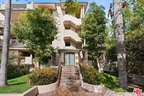 8121 Norton Ave #202, West Hollywood, CA 90046