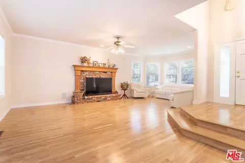 Living - 795 Zurich Dr, Lake Arrowhead, CA 92352 photo 2 of 3