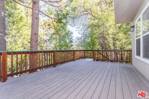 Exterior - 795 Zurich Dr, Lake Arrowhead, CA 92352 photo 2 of 5