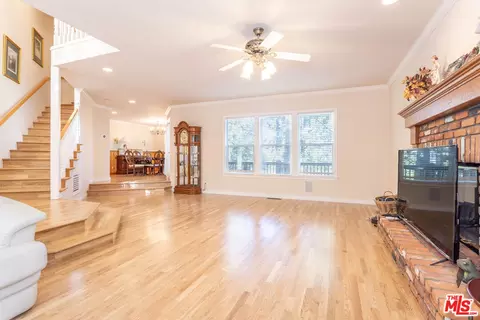 Living - 795 Zurich Dr, Lake Arrowhead, CA 92352 photo 3 of 3