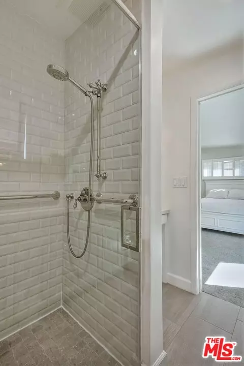 Bath - 13238 Cumpston St, Sherman Oaks, CA 91401 photo 7 of 7