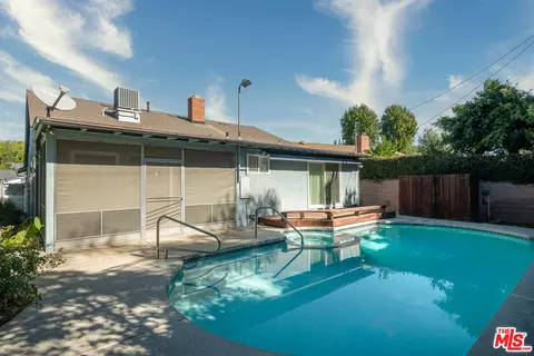 Exterior - 13238 Cumpston St, Sherman Oaks, CA 91401 photo 6 of 7
