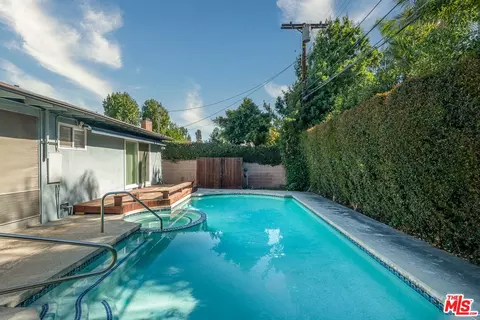 Exterior - 13238 Cumpston St, Sherman Oaks, CA 91401 photo 5 of 7