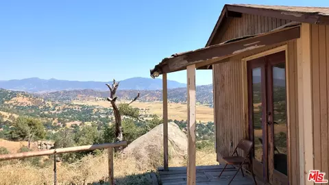 24409 San Juan Dr, Tehachapi, CA 93561 photo 4