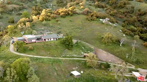 24409 San Juan Dr, Tehachapi, CA 93561 photo 2