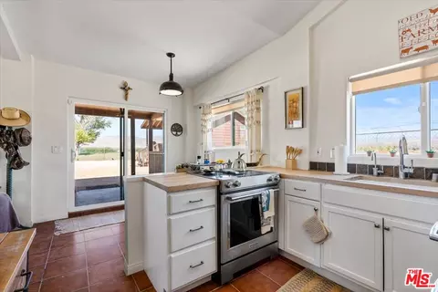 Kitchen - 12055 Munsey Rd, Cantil, CA 93519 photo 4 of 4