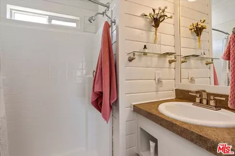 Bath - 12055 Munsey Rd, Cantil, CA 93519 photo 3 of 5