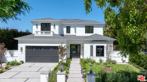 427 N Bundy Dr, Los Angeles, CA 90049