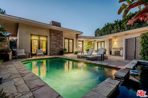 1667 Waynecrest Dr, Beverly Hills, CA 90210
