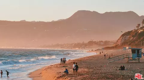 5911 Bonsall Dr, Malibu, CA 90265