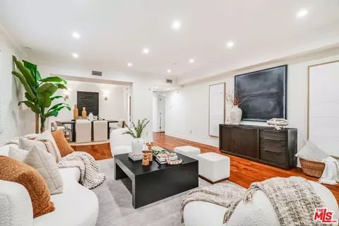 11749 Goshen Ave #102, Los Angeles, CA 90049