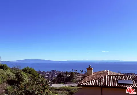1046 Enchanted Way, Pacific Palisades, CA 90272