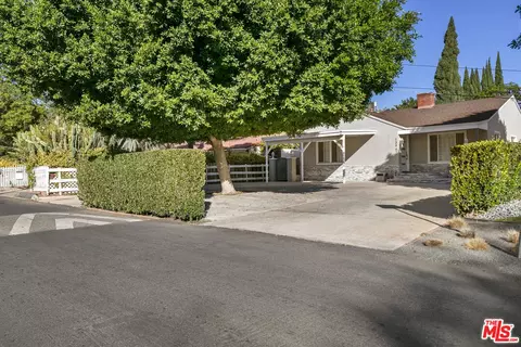 13947 Archwood St, Van Nuys, CA 91405
