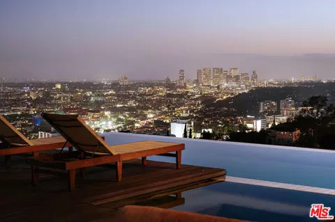 8404 Franklin Ave, Los Angeles, CA 90069
