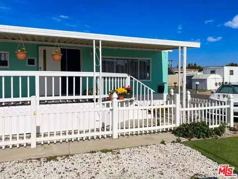 4865 Holly Ave, Long Beach, CA 90805