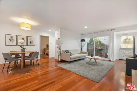 1327 Stanford St #3, Santa Monica, CA 90404