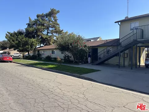 303 W Kern Ave, Tulare, CA 93274