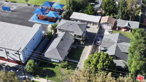 View/Area - 1105 W Clark Ave, Burbank, CA 91506 photo 1 of 1