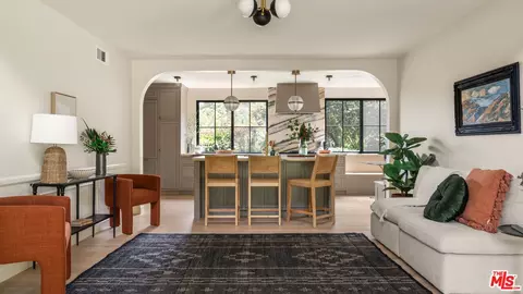 16828 Ivyside Pl, Encino, CA 91436