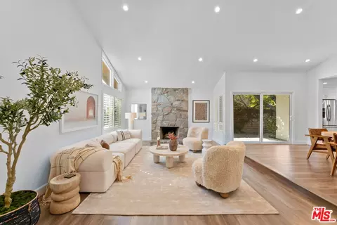 18931 Granada Cir, Porter Ranch, CA 91326