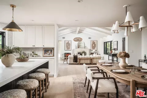 1383 School House Rd, Santa Barbara, CA 93108