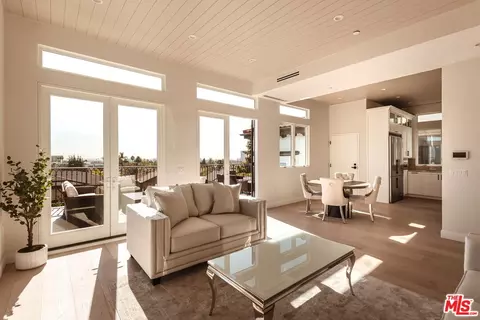 10725 Ashton Ave #401, Los Angeles, CA 90024