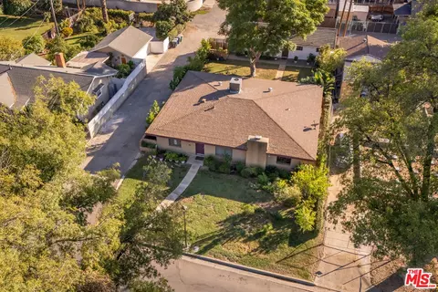4620 Cover St, Riverside, CA 92506 photo 2
