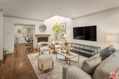 1226 N Kings Rd #4, West Hollywood, CA 90069