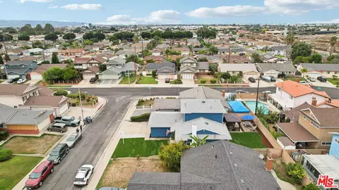 View/Area - 407 E 211th St, Carson, CA 90745 photo 5 of 17