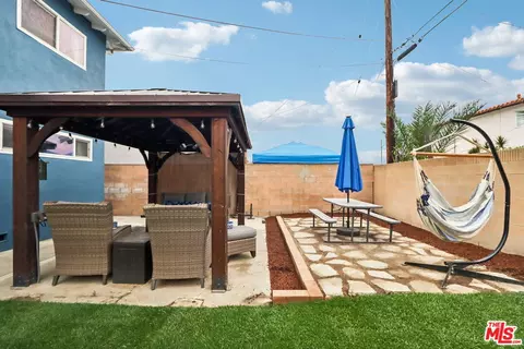 Exterior - 407 E 211th St, Carson, CA 90745 photo 3 of 4