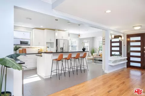 6134 Longridge Ave, Van Nuys, CA 91401 photo 4