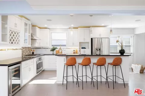 6134 Longridge Ave, Van Nuys, CA 91401 photo 3