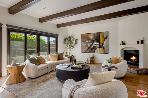 6216 Primrose Ave, Los Angeles, CA 90068