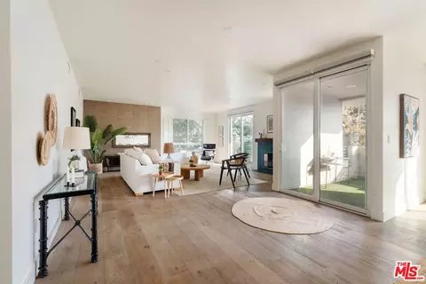 4925 Wilshire Blvd #103, Los Angeles, CA 90010