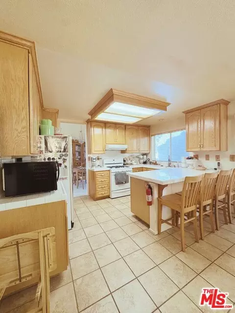 Kitchen - 4448 Brookside Dr, Hemet, CA 92545 photo 2 of 2
