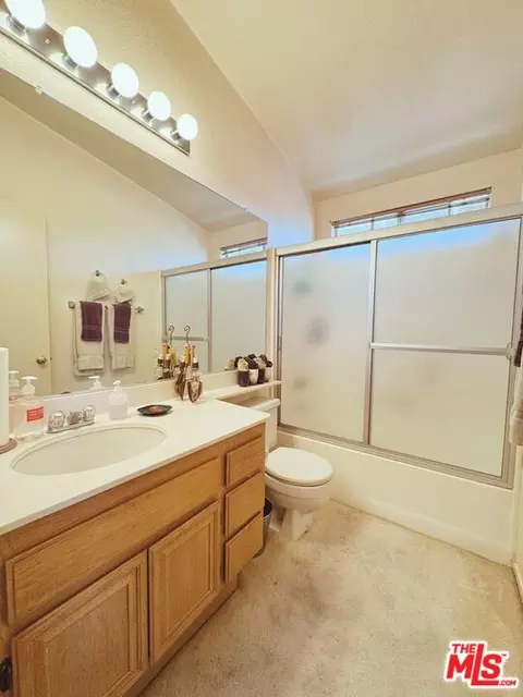 Bath - 4448 Brookside Dr, Hemet, CA 92545 photo 4 of 4