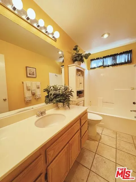Bath - 4448 Brookside Dr, Hemet, CA 92545 photo 1 of 4