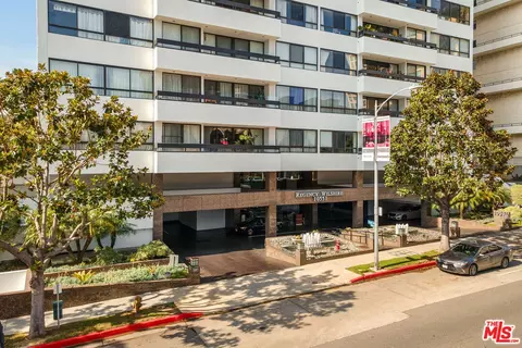 10551 Wilshire Blvd #403, Los Angeles, CA 90024