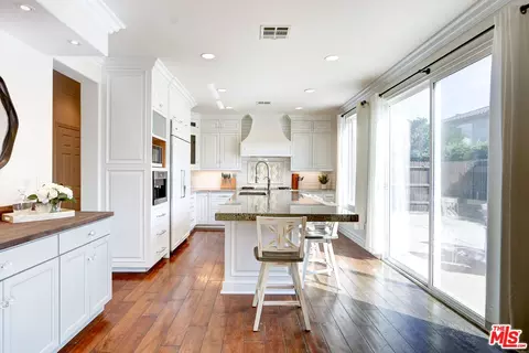 Kitchen - 2008 Las Estrellas Ct, Camarillo, CA 93012 photo 1 of 5
