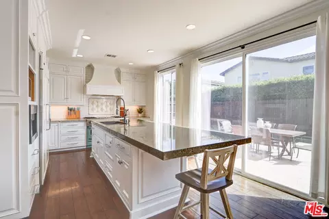 Kitchen - 2008 Las Estrellas Ct, Camarillo, CA 93012 photo 3 of 5