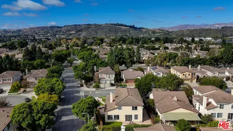 View/Area - 2008 Las Estrellas Ct, Camarillo, CA 93012 photo 8 of 11