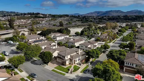 View/Area - 2008 Las Estrellas Ct, Camarillo, CA 93012 photo 10 of 11