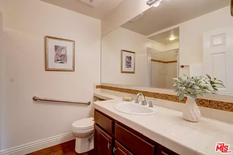 Bath - 2008 Las Estrellas Ct, Camarillo, CA 93012 photo 1 of 5