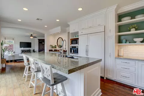 Kitchen - 2008 Las Estrellas Ct, Camarillo, CA 93012 photo 4 of 5